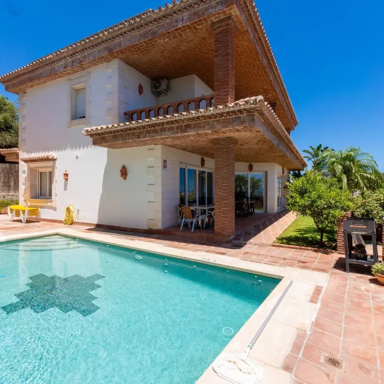 Продажа  отдельно стоящей виллы в Riviera del Sol