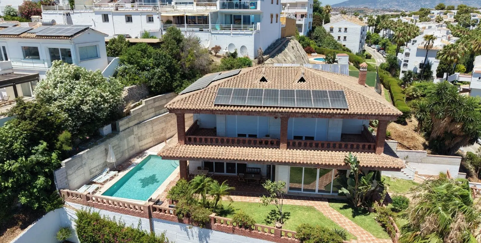 Продажа  отдельно стоящей виллы в Riviera del Sol 69