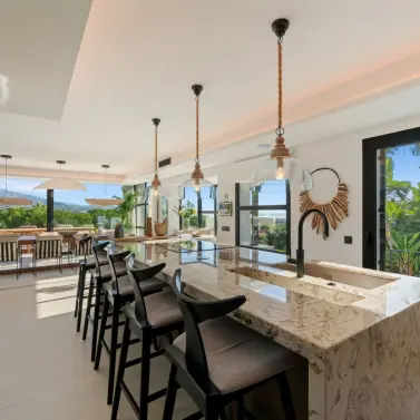 Venta de villa independiente en Nueva Andalucía