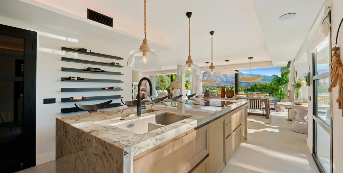 Venta de villa independiente en Nueva Andalucía 7