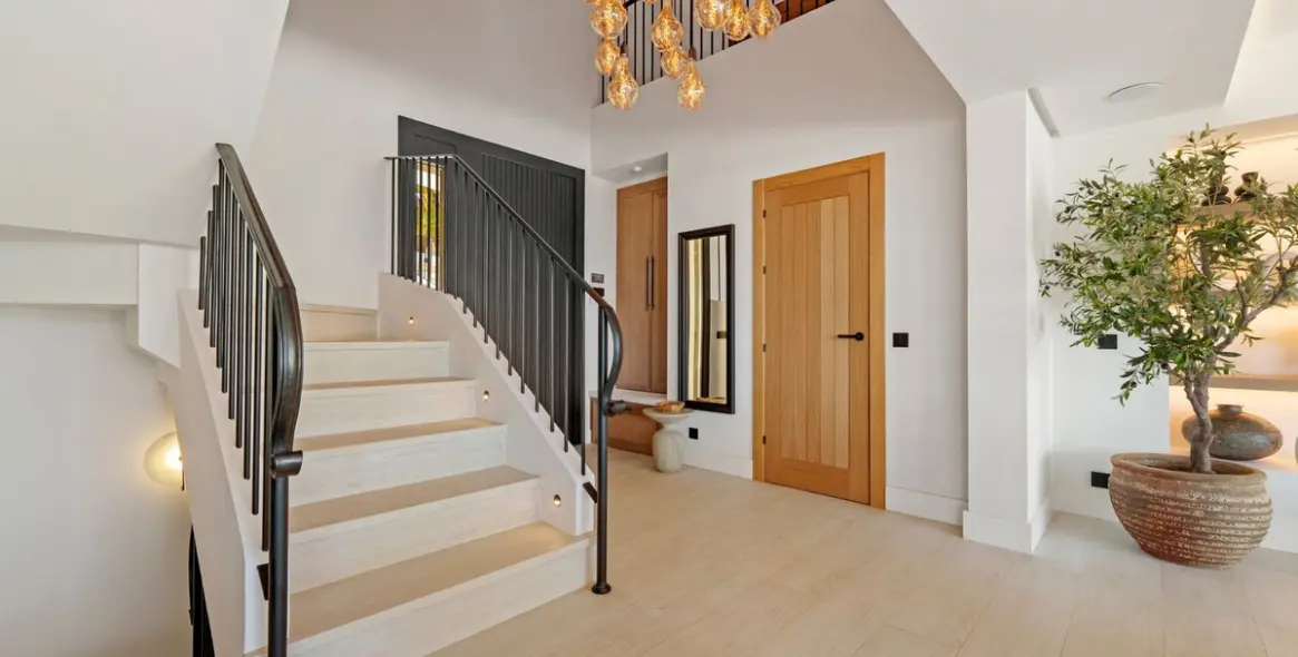 Venta de villa independiente en Nueva Andalucía 11