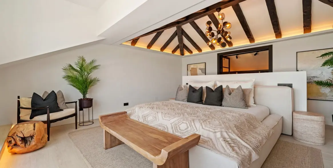 Venta de villa independiente en Nueva Andalucía 13