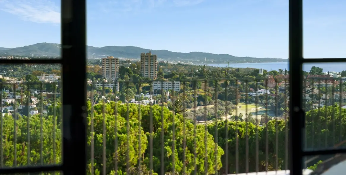 Venta de villa independiente en Nueva Andalucía 15