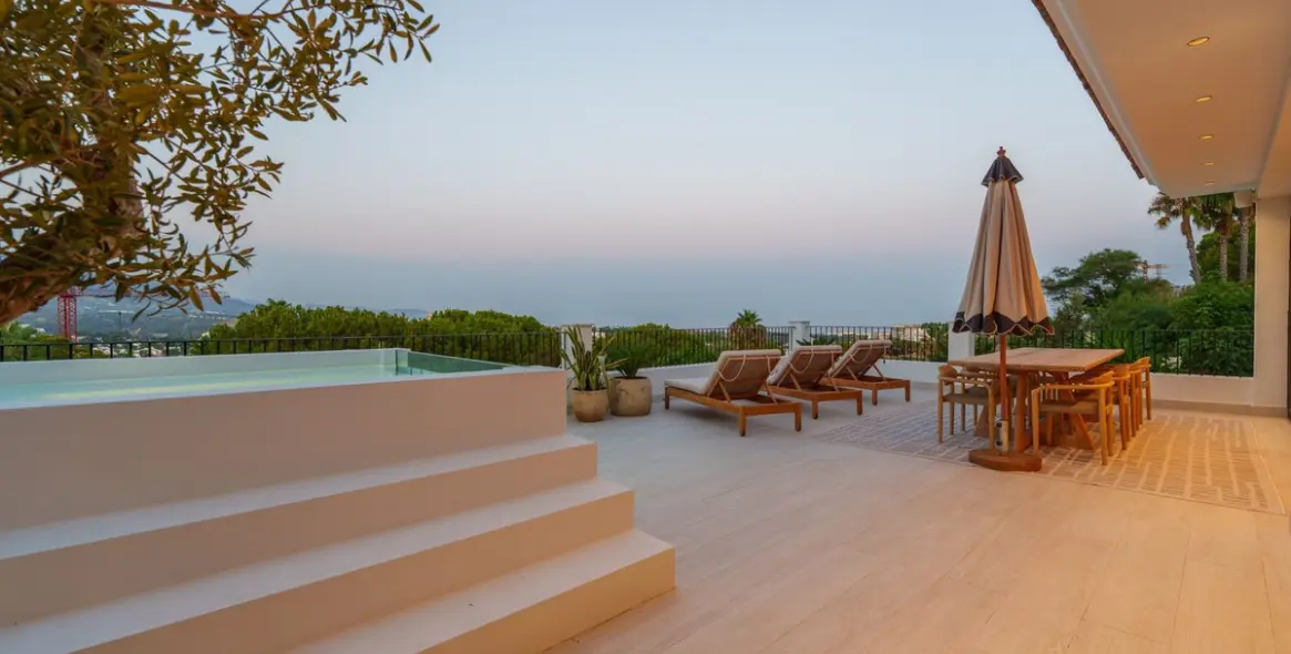 Venta de villa independiente en Nueva Andalucía 37