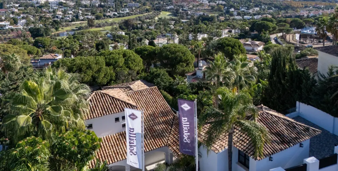 Venta de villa independiente en Nueva Andalucía 55