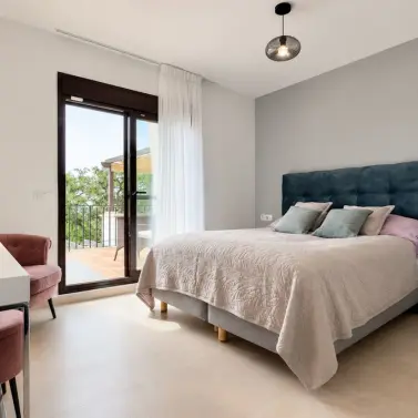 Short-term rent of townhouse in Altos de los Monteros