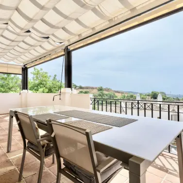 Short-term rent of townhouse in Altos de los Monteros