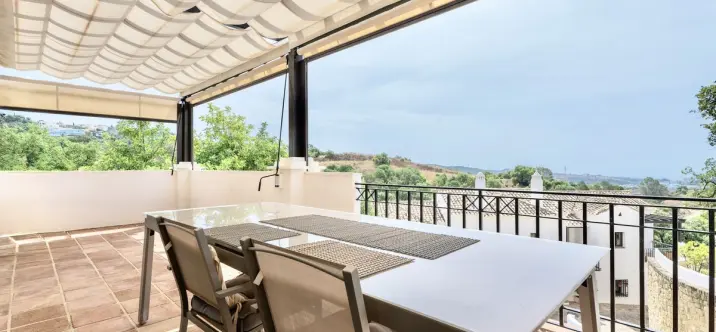 Short-term rent of townhouse in Altos de los Monteros 4