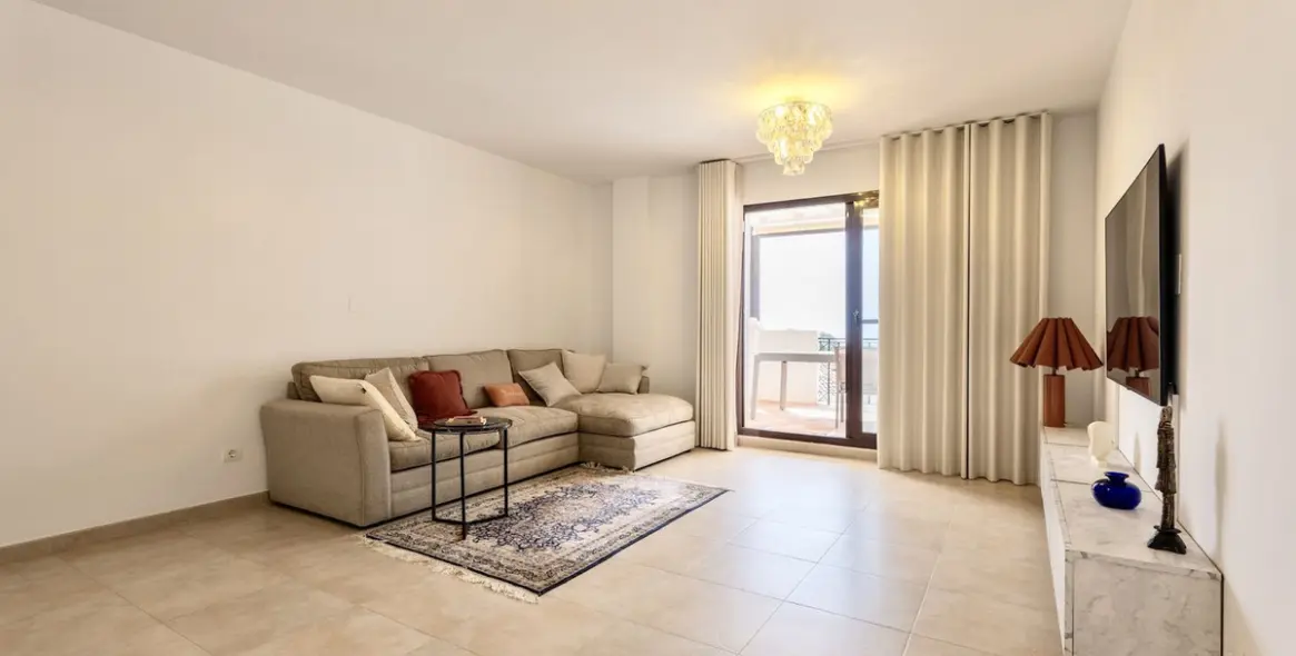 Short-term rent of townhouse in Altos de los Monteros 9