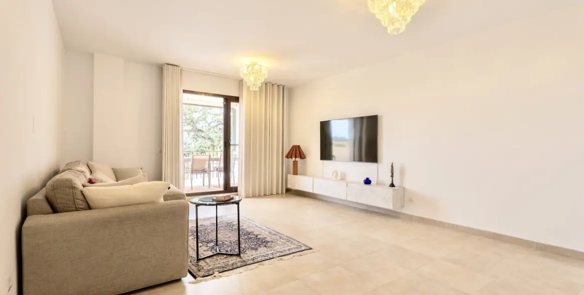 Short-term rent of townhouse in Altos de los Monteros 10
