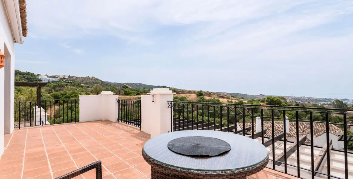 Short-term rent of townhouse in Altos de los Monteros 12
