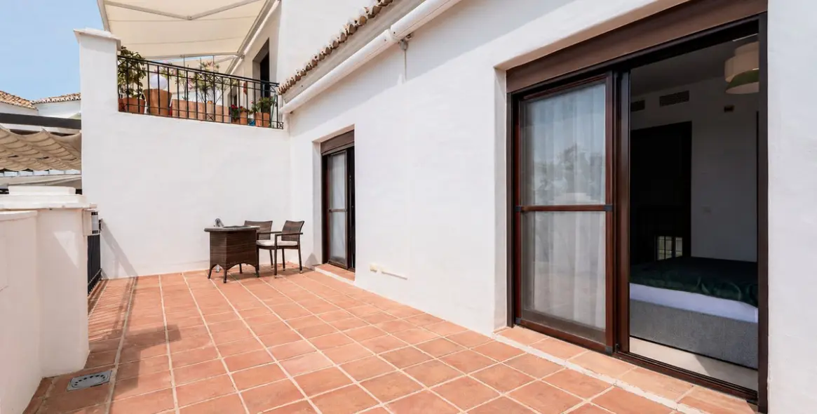 Short-term rent of townhouse in Altos de los Monteros 14