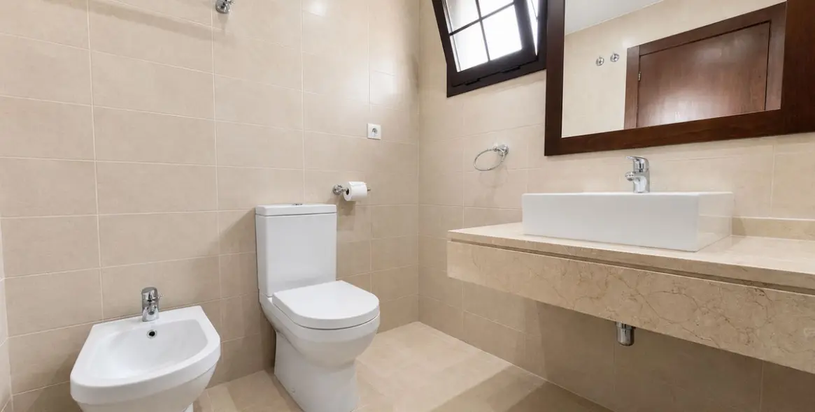 Short-term rent of townhouse in Altos de los Monteros 16