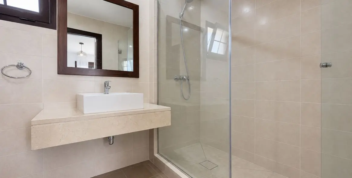Short-term rent of townhouse in Altos de los Monteros 17