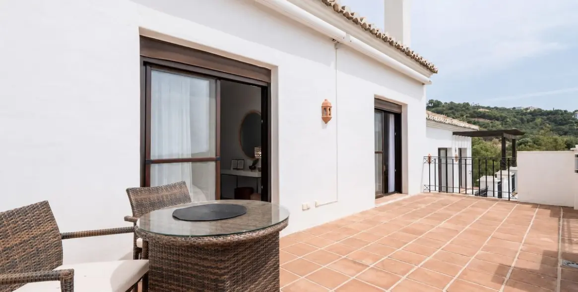 Short-term rent of townhouse in Altos de los Monteros 18
