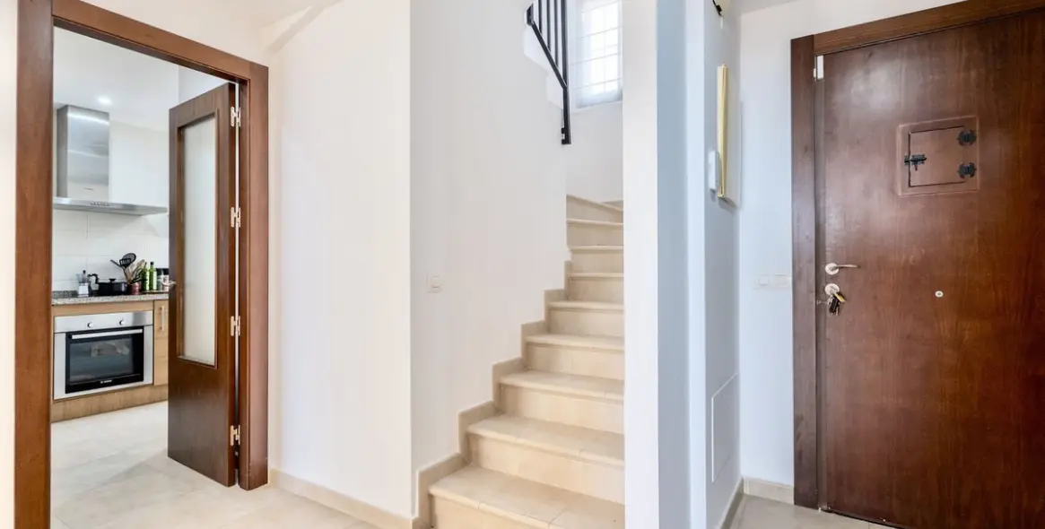 Short-term rent of townhouse in Altos de los Monteros 33
