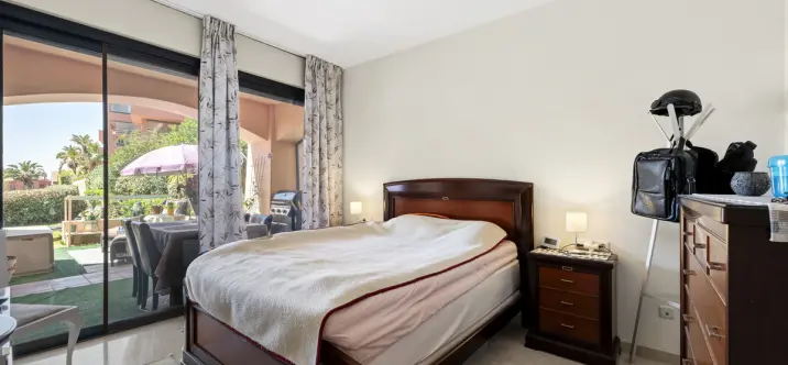 Venta de apartamento en planta baja en Calahonda 3