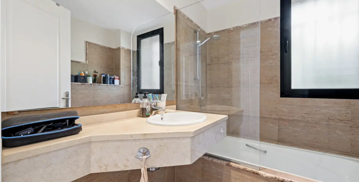Venta de apartamento en planta baja en Calahonda 5
