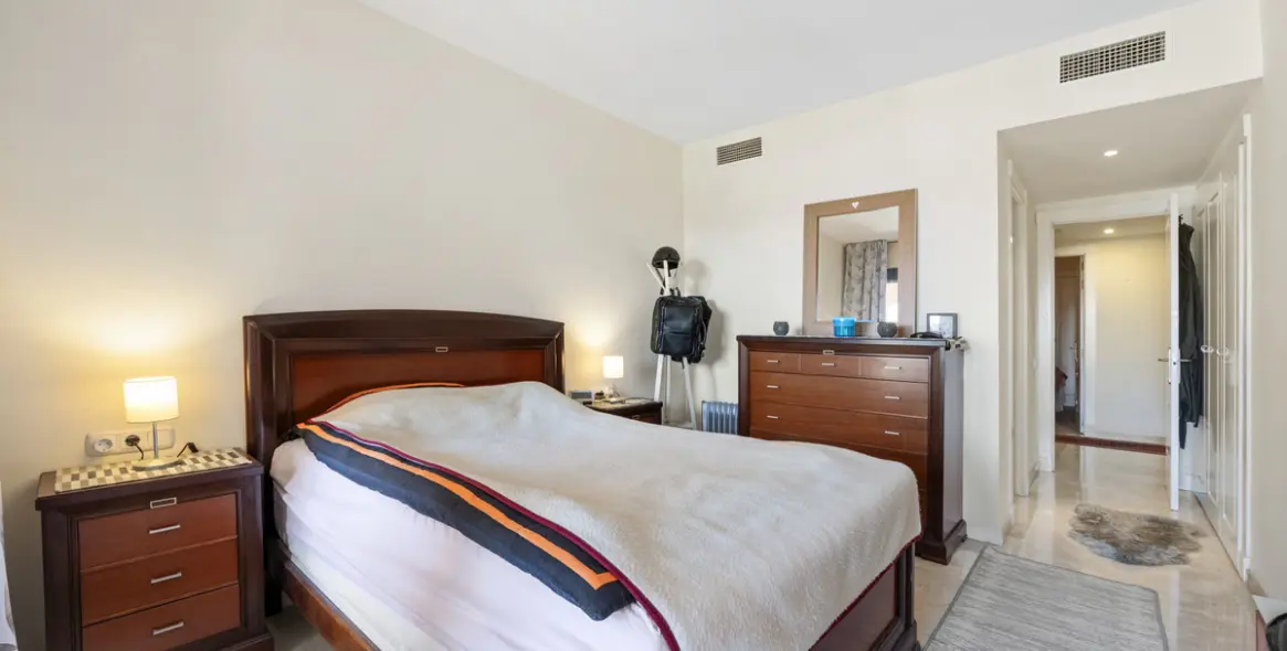 Venta de apartamento en planta baja en Calahonda 6