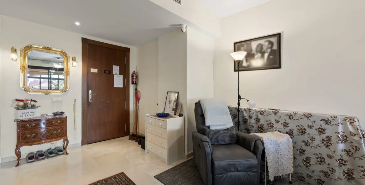 Venta de apartamento en planta baja en Calahonda 12