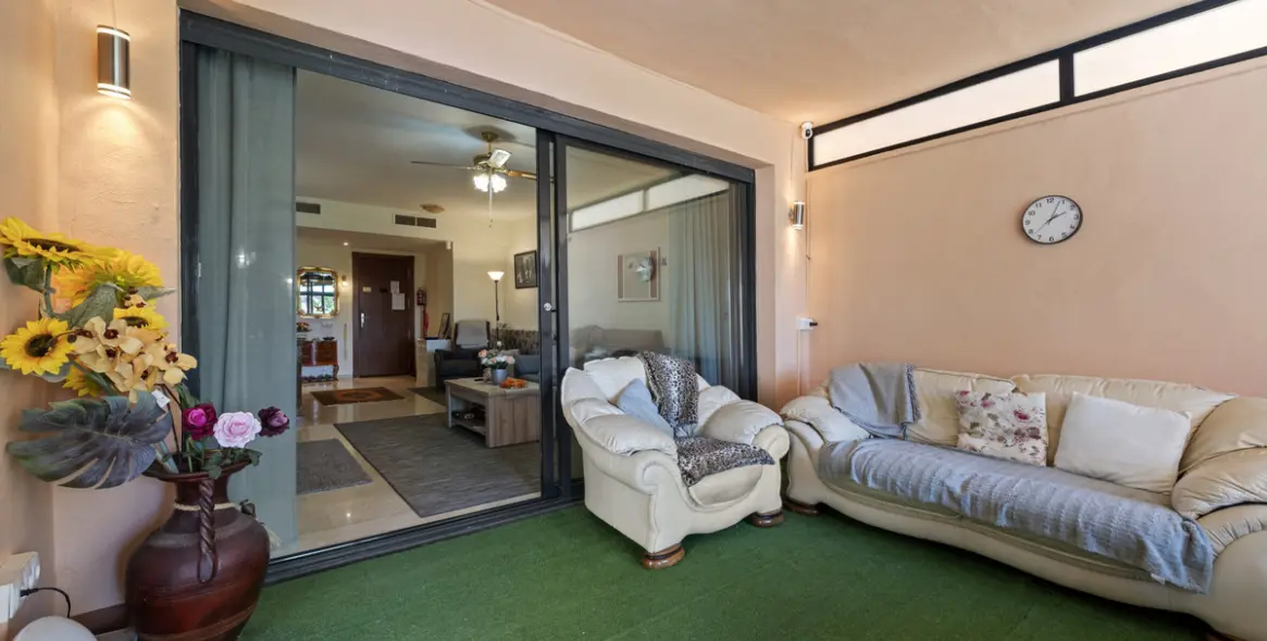 Venta de apartamento en planta baja en Calahonda 16