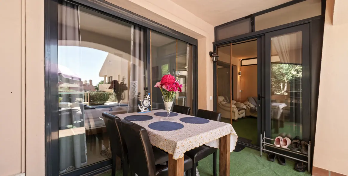 Venta de apartamento en planta baja en Calahonda 18