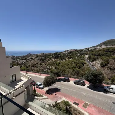 Venta de apartamento en planta media en Benalmadena