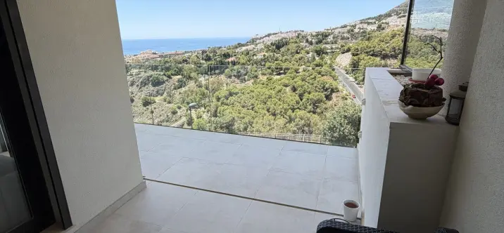 Venta de apartamento en planta media en Benalmadena 1