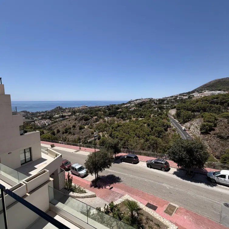 Продажа апартаментов на среднем этаже в Benalmadena