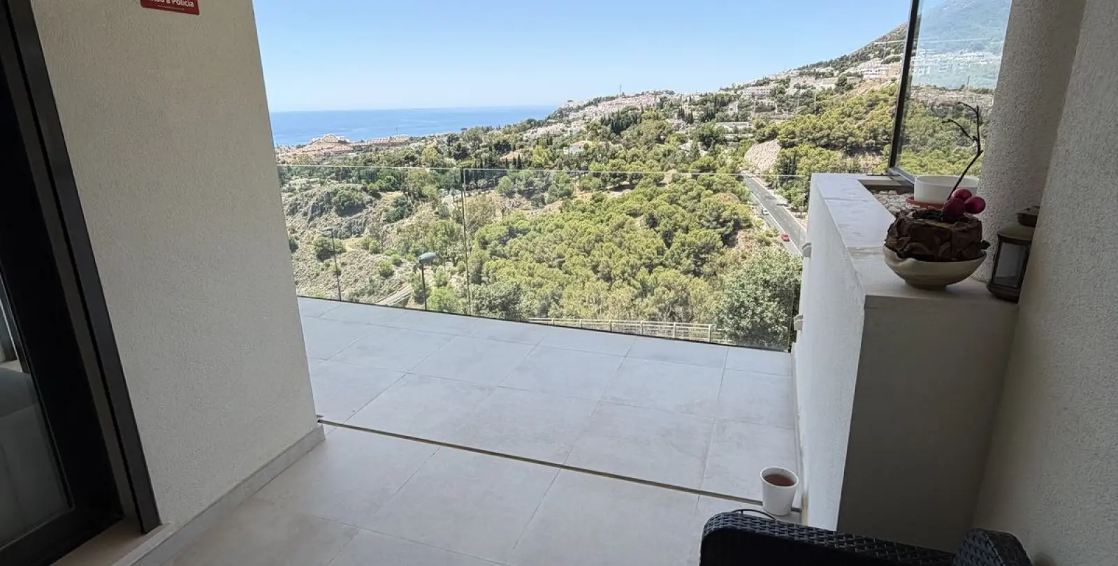 Sale of middle floor apartment in Benalmadena 2