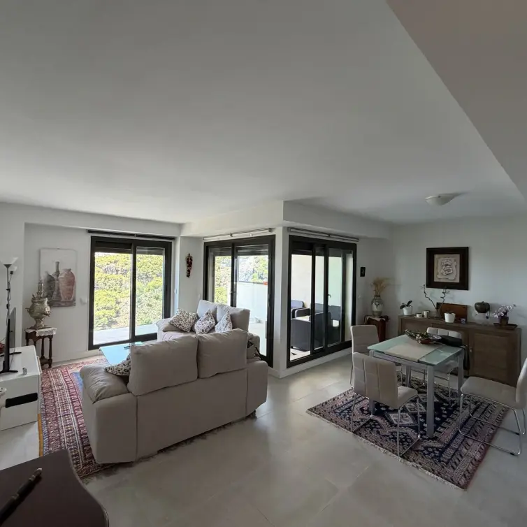 Продажа апартаментов на среднем этаже в Benalmadena