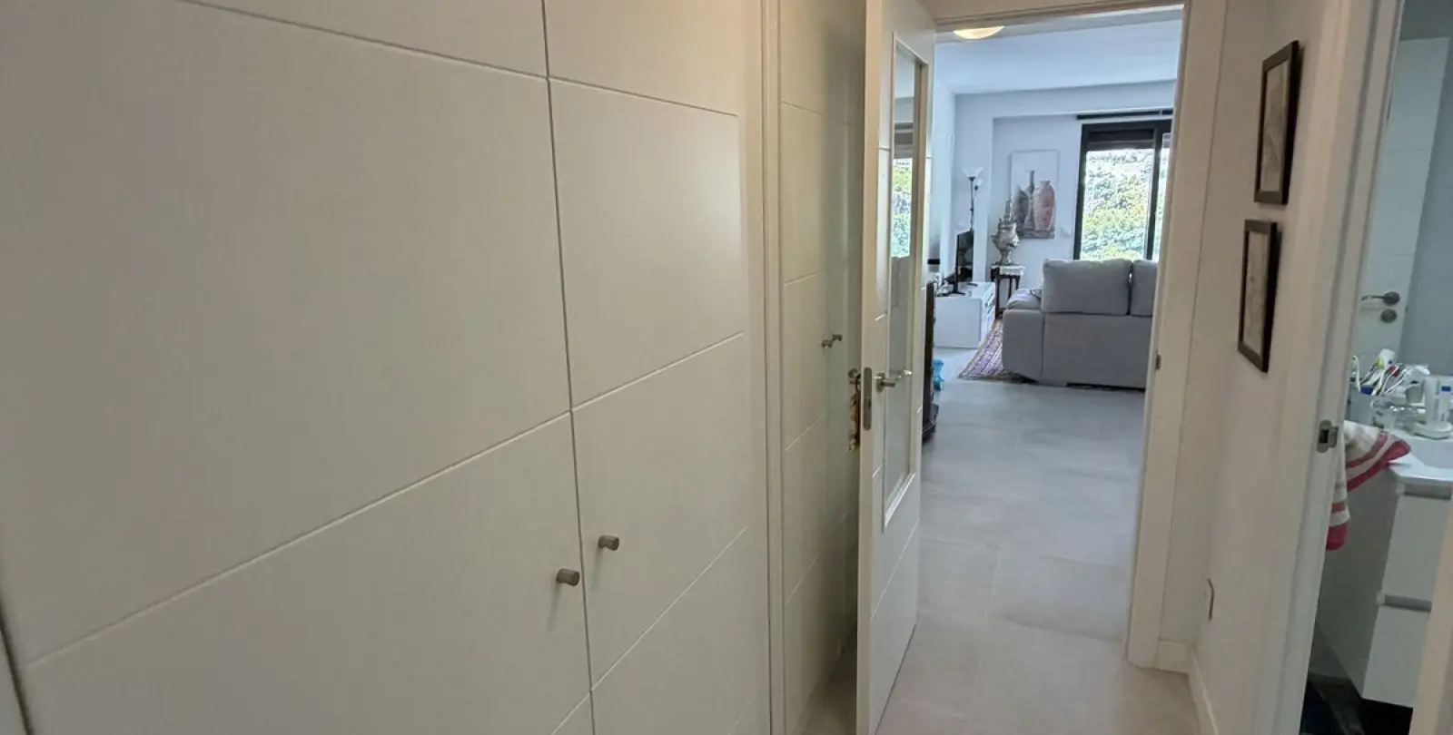 Sale of middle floor apartment in Benalmadena 14