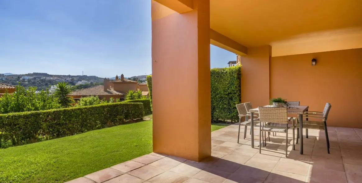 Sale of ground floor apartment in Atalaya 1