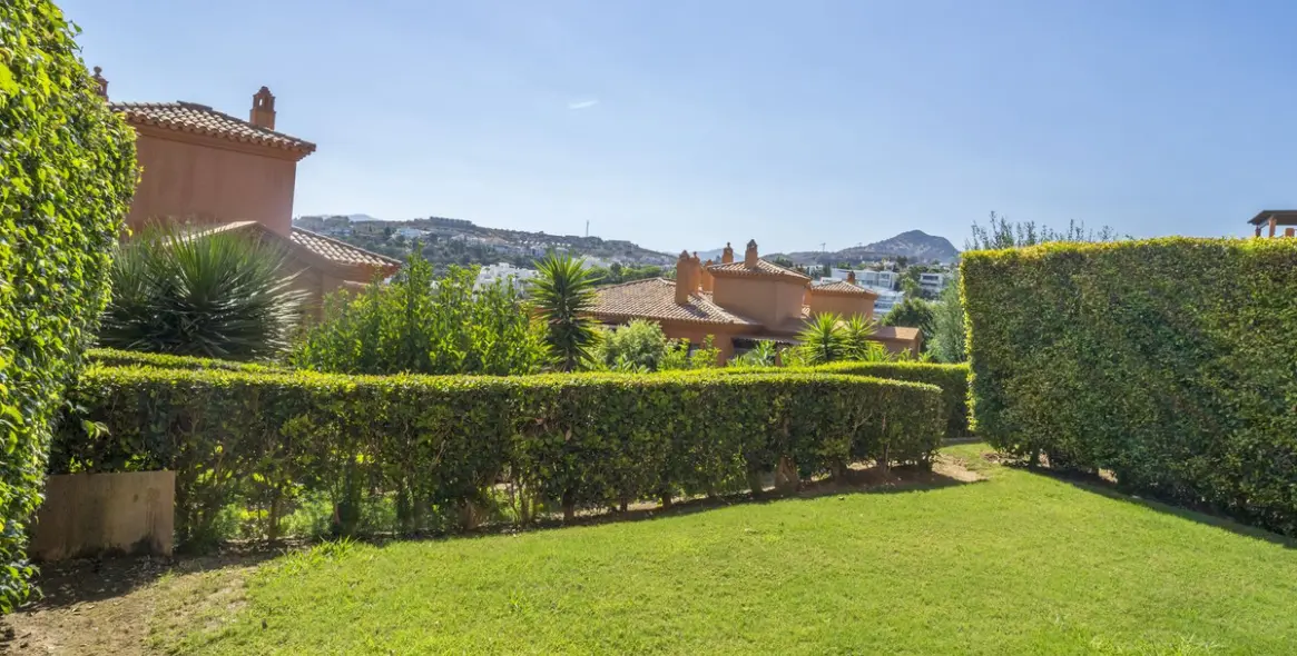 Sale of ground floor apartment in Atalaya 2