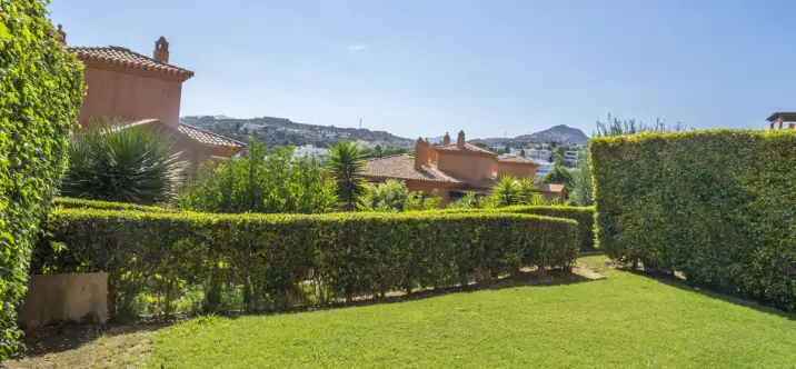 Sale of ground floor apartment in Atalaya 1