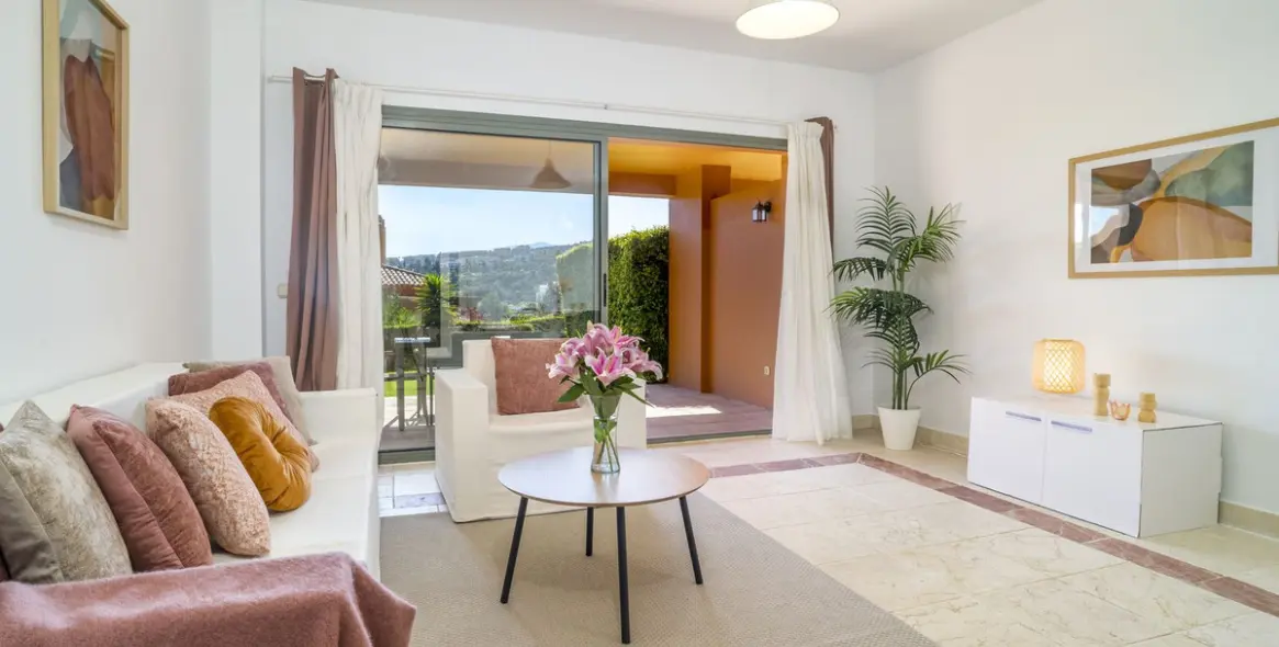 Sale of ground floor apartment in Atalaya 3