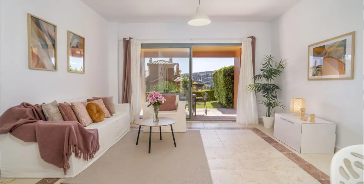 Sale of ground floor apartment in Atalaya 5