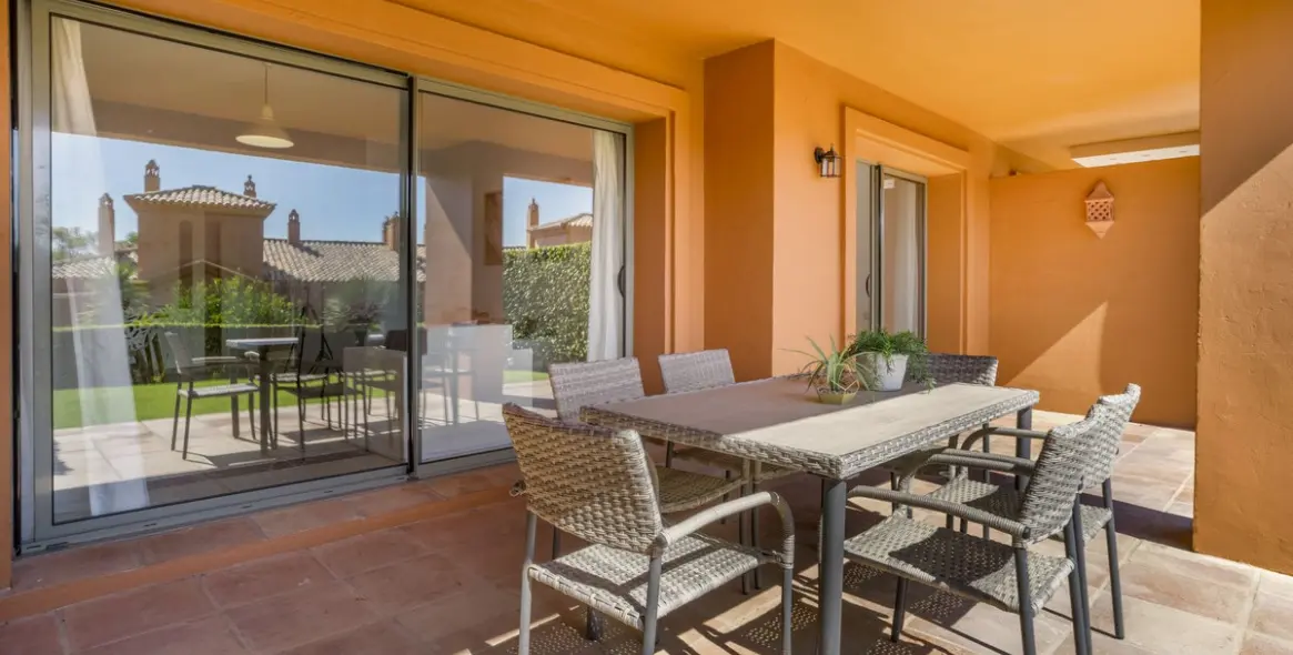 Sale of ground floor apartment in Atalaya 6