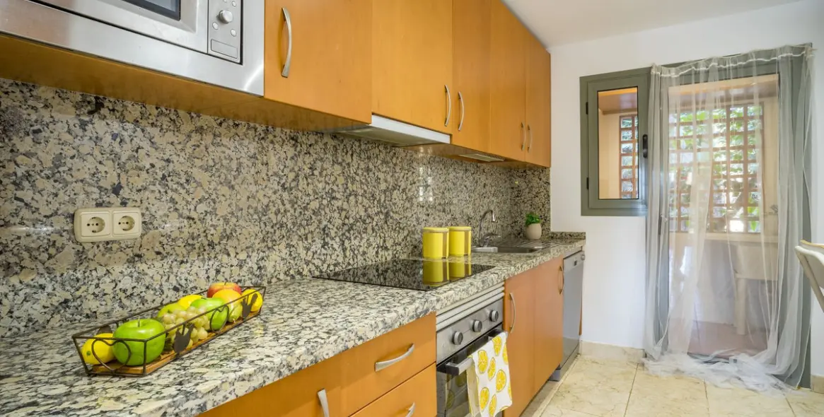 Sale of ground floor apartment in Atalaya 8