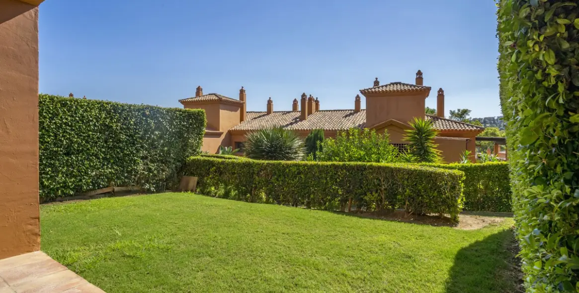 Sale of ground floor apartment in Atalaya 13