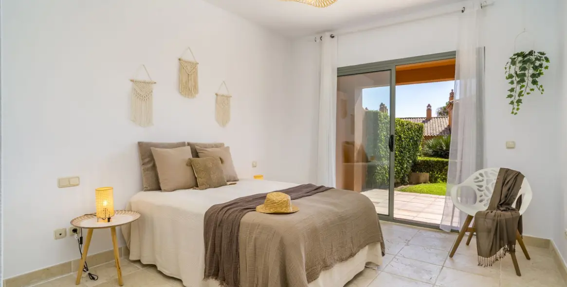 Sale of ground floor apartment in Atalaya 21