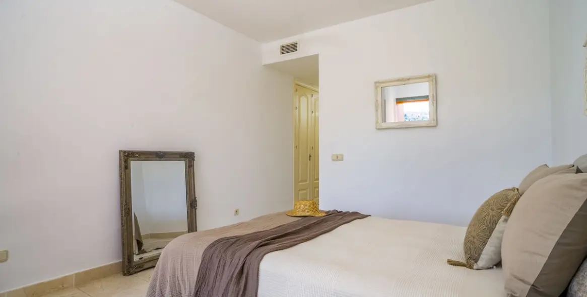 Sale of ground floor apartment in Atalaya 22