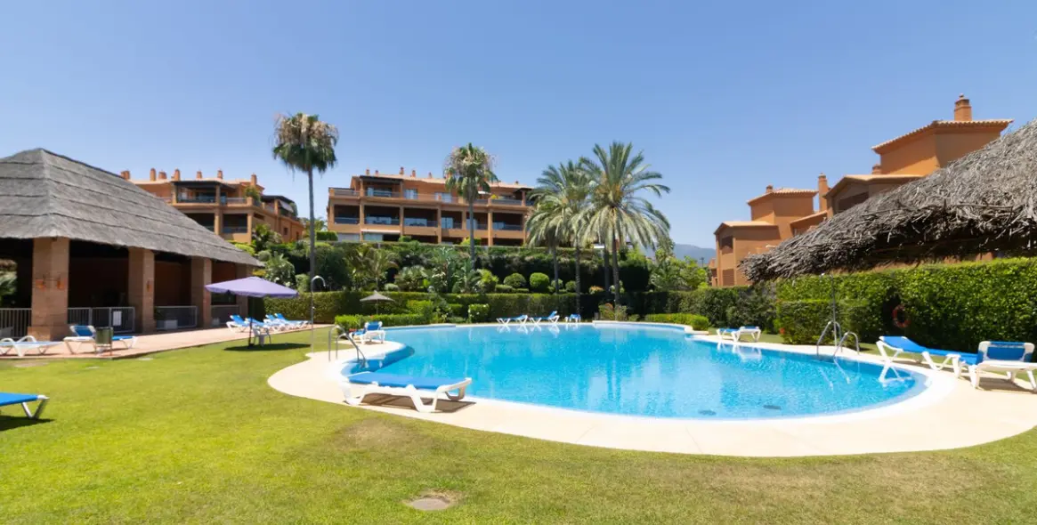 Sale of ground floor apartment in Atalaya 24