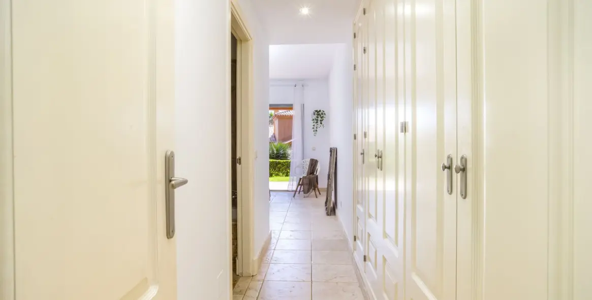 Sale of ground floor apartment in Atalaya 27