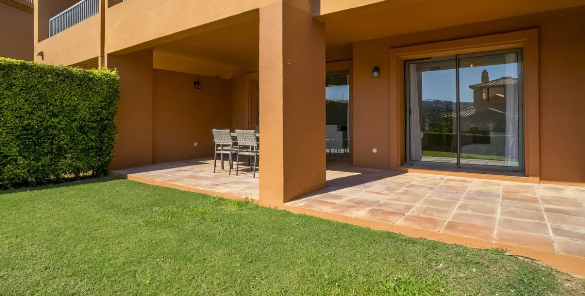 Sale of ground floor apartment in Atalaya 28