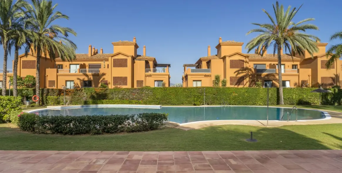 Sale of ground floor apartment in Atalaya 29