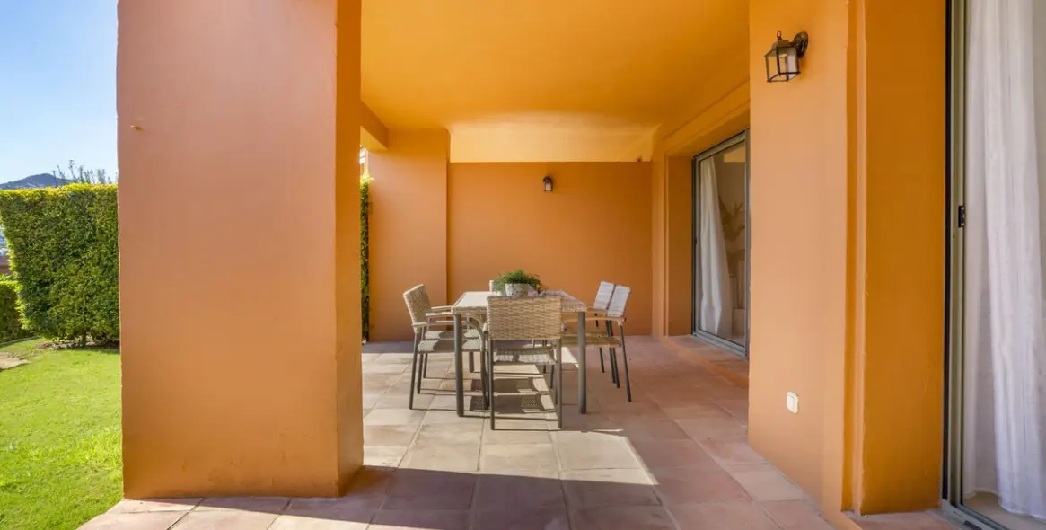 Sale of ground floor apartment in Atalaya 39