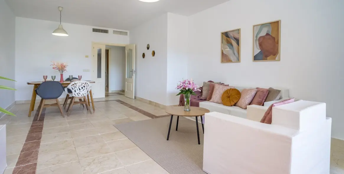 Sale of ground floor apartment in Atalaya 42