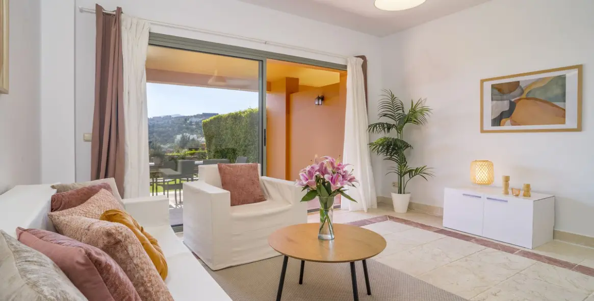 Sale of ground floor apartment in Atalaya 44