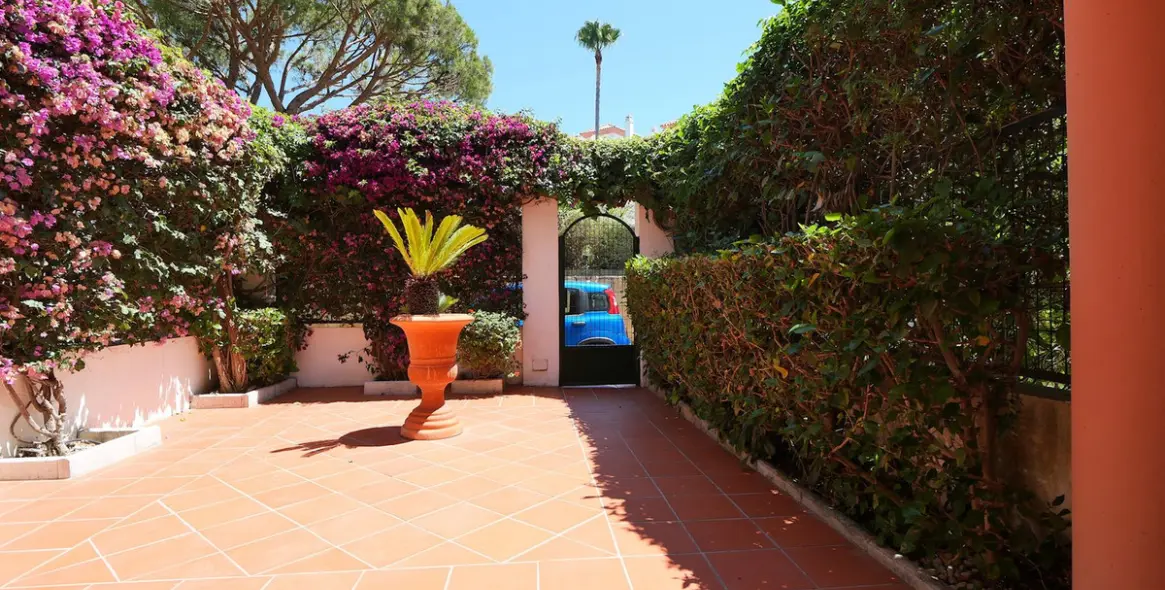 Sale of semi-detached house in Cabopino 14